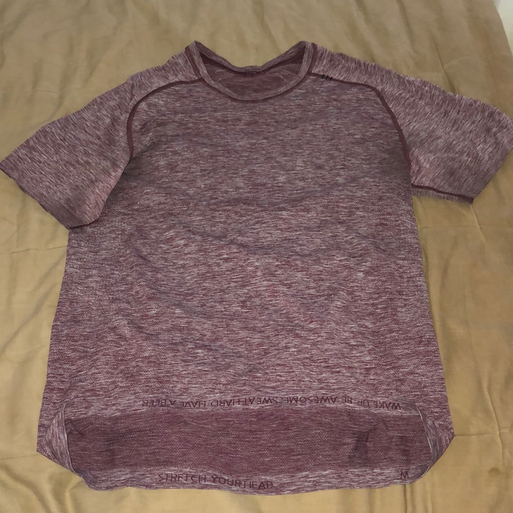 Lululemon t shirt